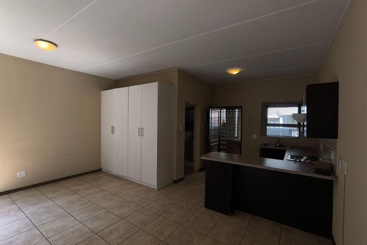 Apartment Rental Monthly In Sandton - Photo 4
