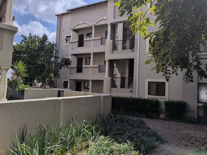 Apartment Rental Monthly In Sandton - Photo 2