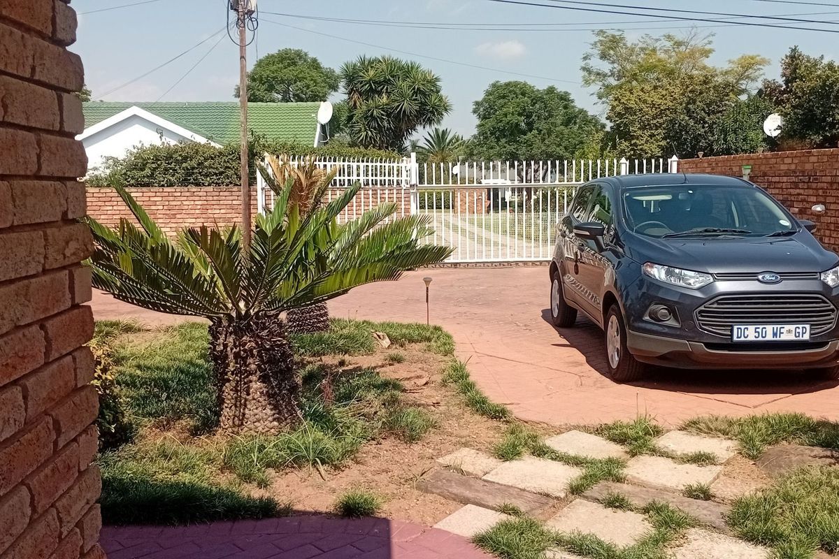 House For Sale In Pretoria - Photo 2