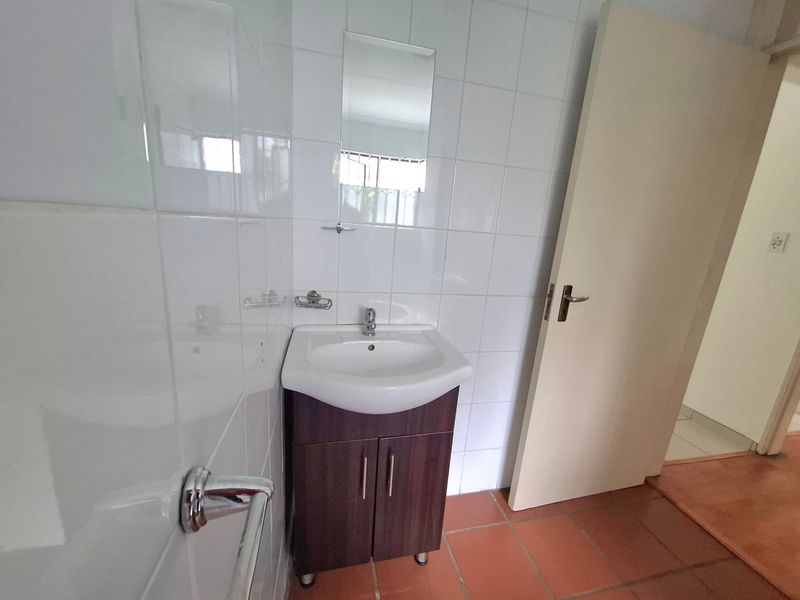Apartment Rental Monthly In Sandton - Photo 6