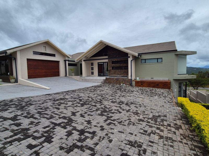 House For Sale In Nelspruit - Photo 2