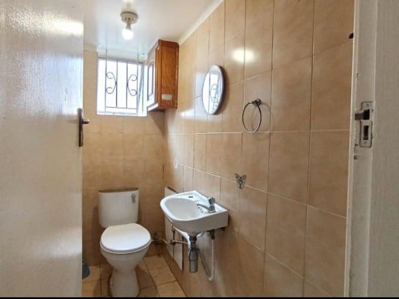 Apartment For Sale In Durban - Photo 5