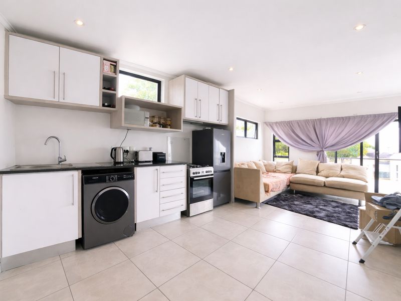 Apartment Rental Monthly In Sandton - Photo 6