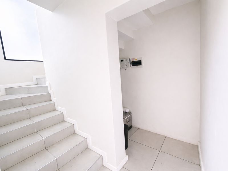 Apartment Rental Monthly In Sandton - Photo 3