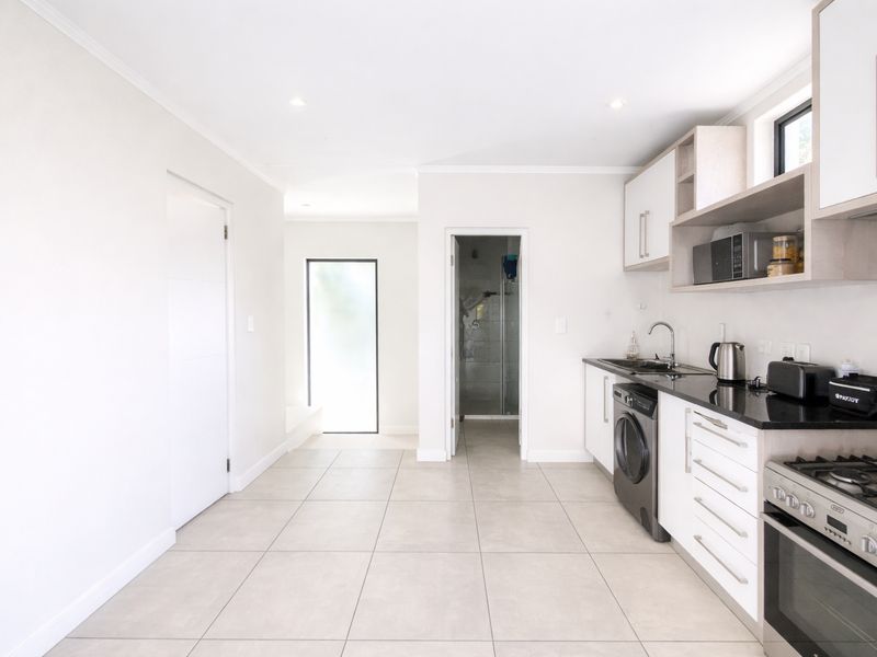 Apartment Rental Monthly In Sandton - Photo 5