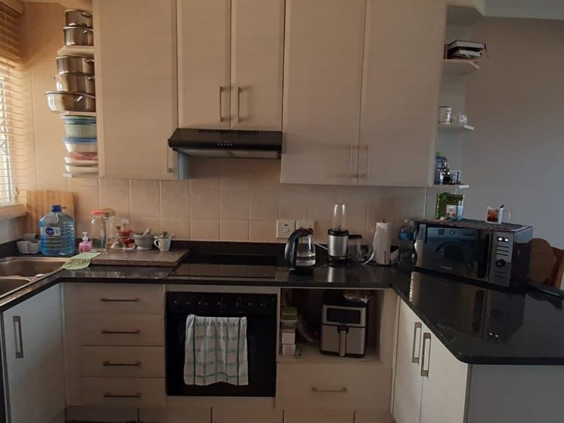 Apartment For Sale In Margate - Photo 4