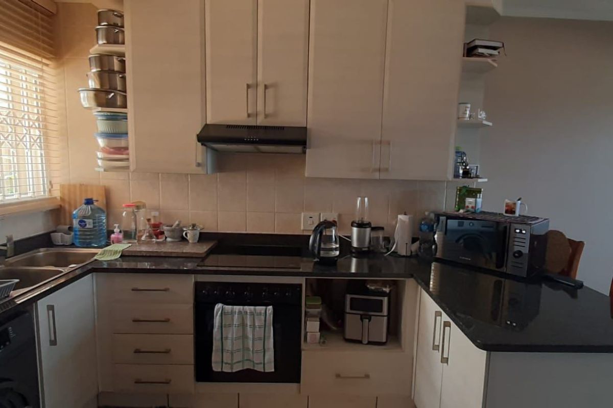 Apartment For Sale In Margate - Photo 4