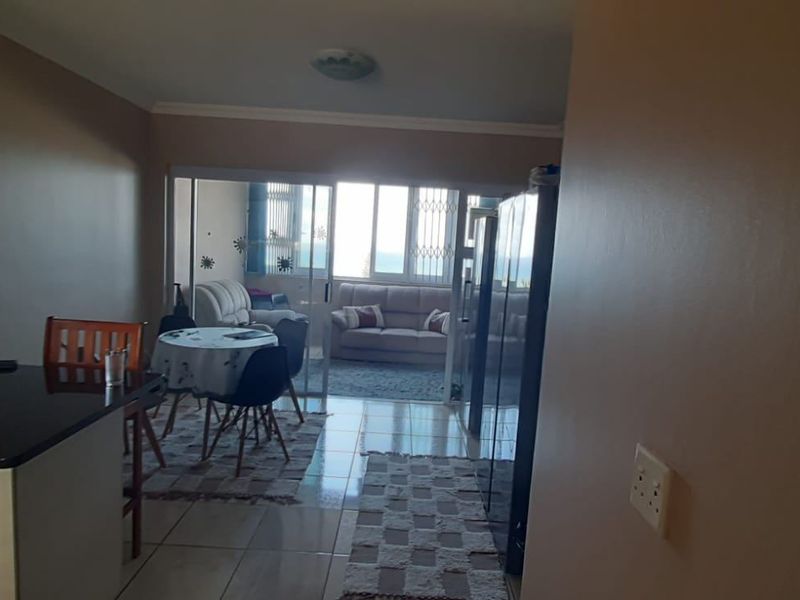 Apartment For Sale In Margate - Photo 2