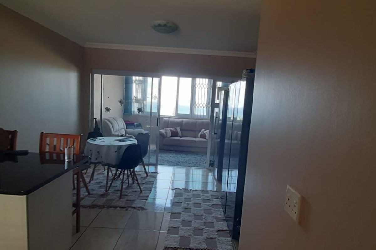 Apartment For Sale In Margate - Photo 2