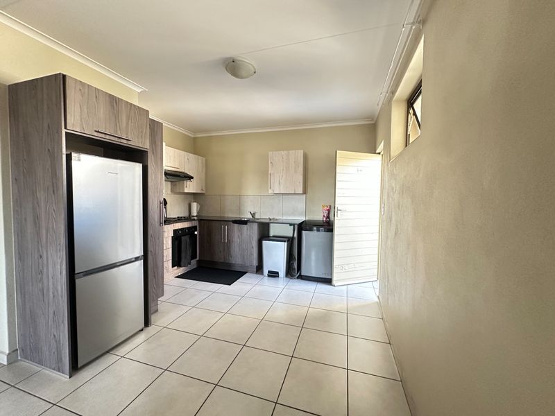 Apartment For Sale In Benoni - Photo 6
