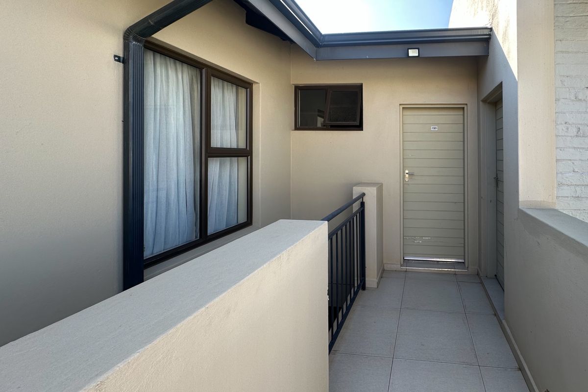 Apartment For Sale In Benoni - Photo 3