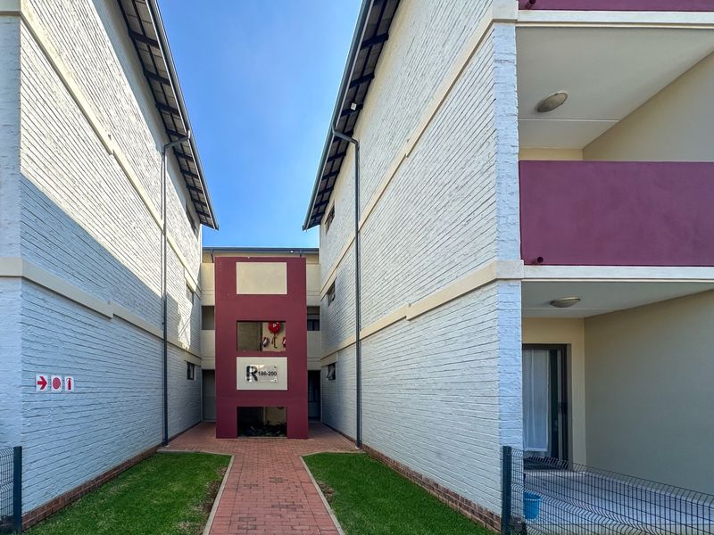 Apartment For Sale In Benoni - Photo 2