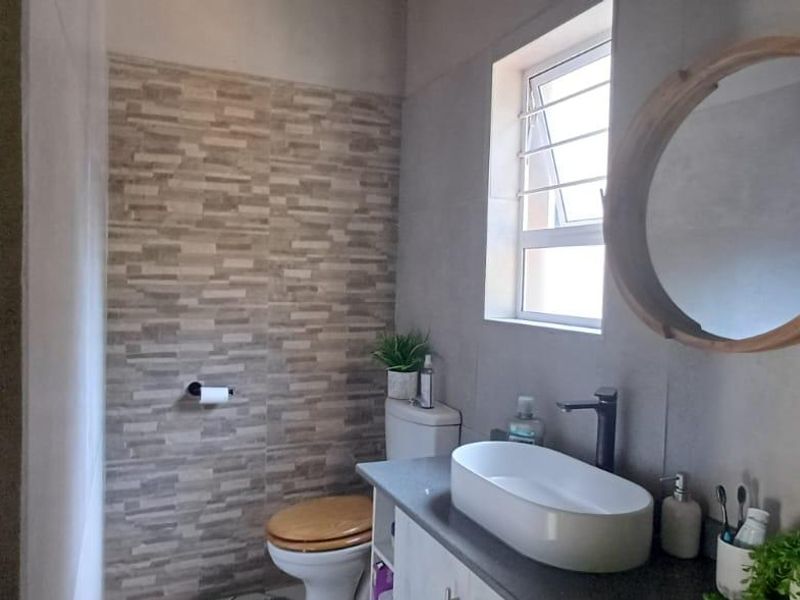 House For Sale In Trafalgar - Photo 8