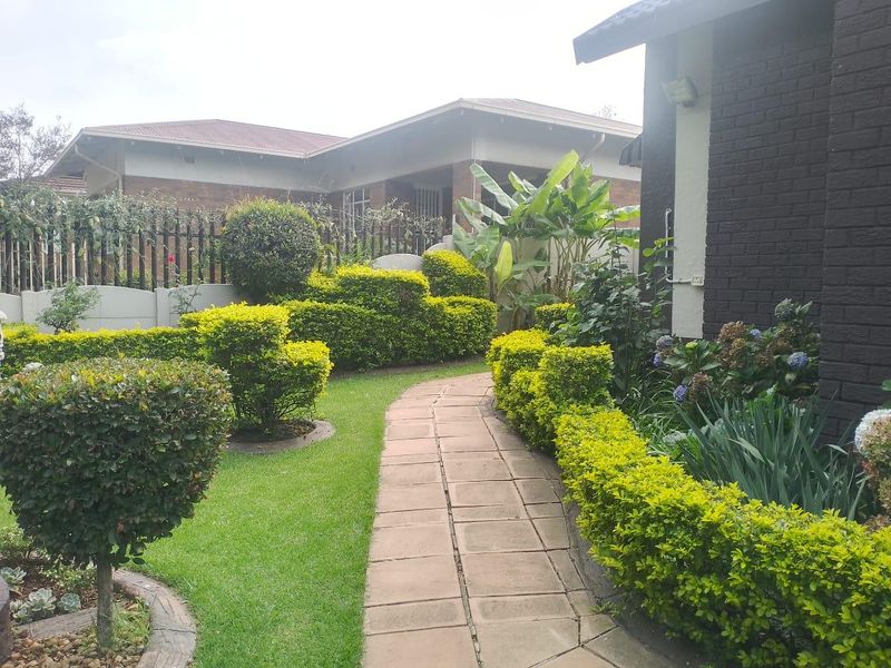 House For Sale In Boksburg - Photo 2