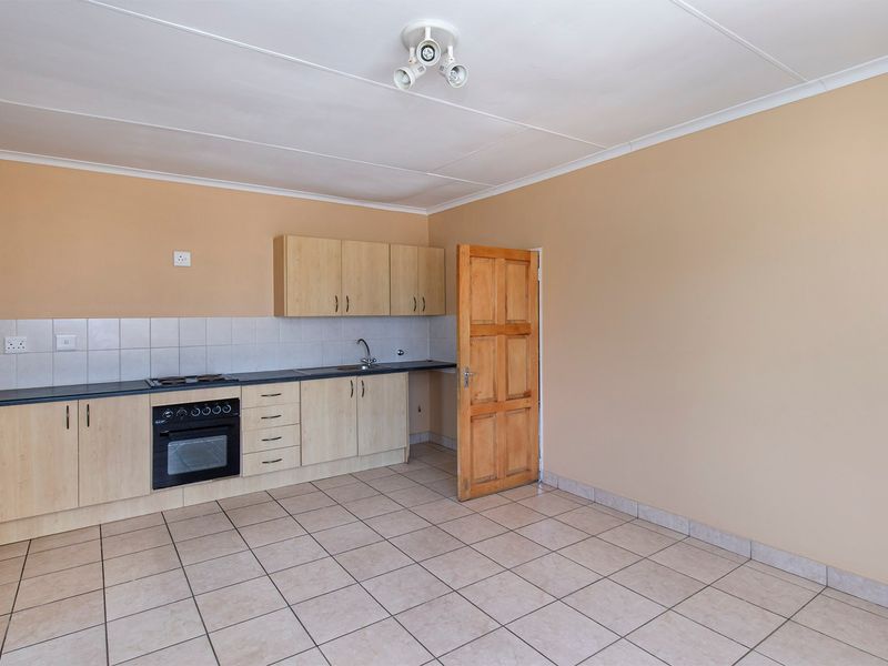 Apartment Rental Monthly In Roodepoort - Photo 5