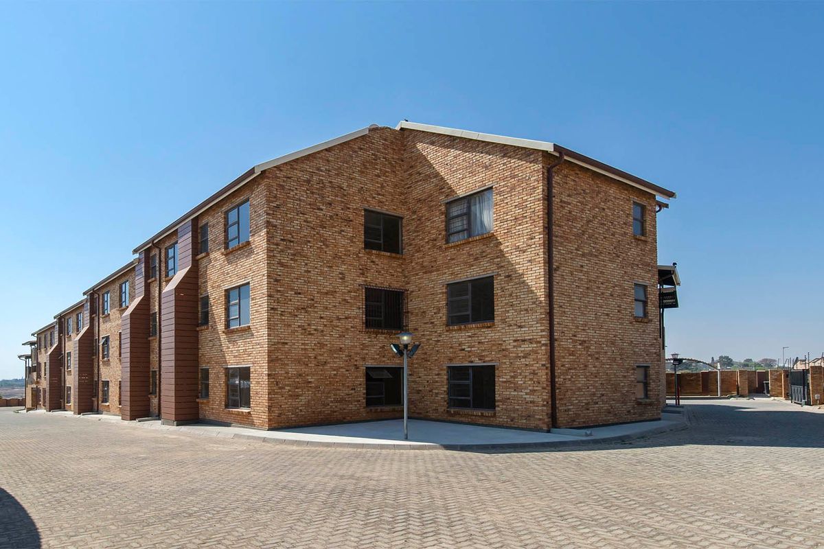 Apartment Rental Monthly In Roodepoort - Photo 3