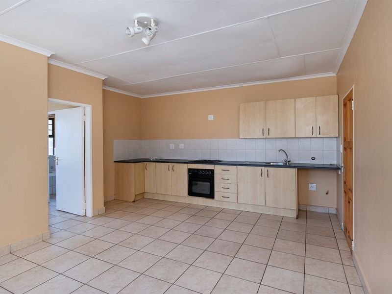 Apartment Rental Monthly In Roodepoort - Photo 6