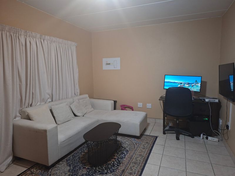 Apartment Rental Monthly In Roodepoort - Photo 4