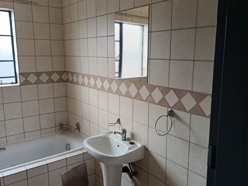 Apartment Rental Monthly In Midrand - Photo 4
