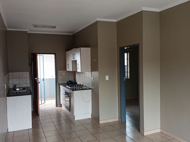 Apartment Rental Monthly In Midrand - Photo 10
