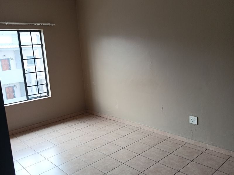 Apartment Rental Monthly In Midrand - Photo 7