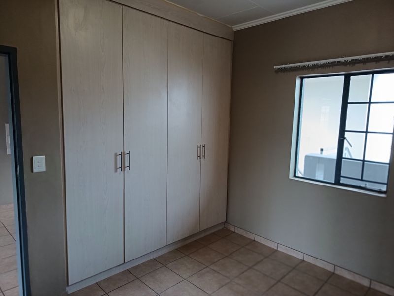 Apartment Rental Monthly In Midrand - Photo 2
