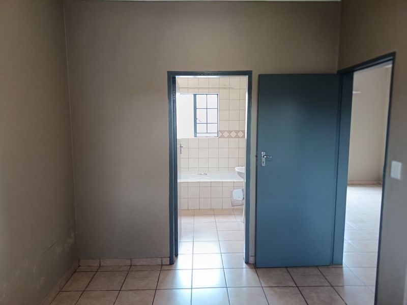 Apartment Rental Monthly In Midrand - Photo 3