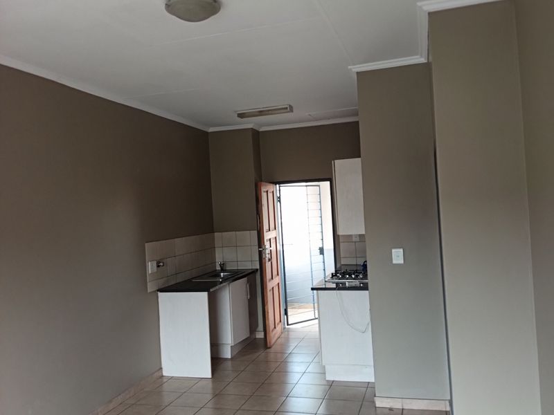 Apartment Rental Monthly In Midrand - Photo 9