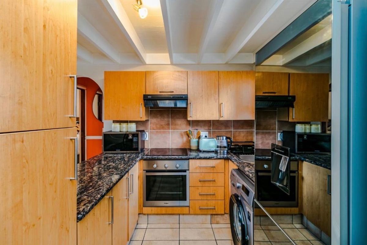 Apartment Rental Monthly In Sandton - Photo 2