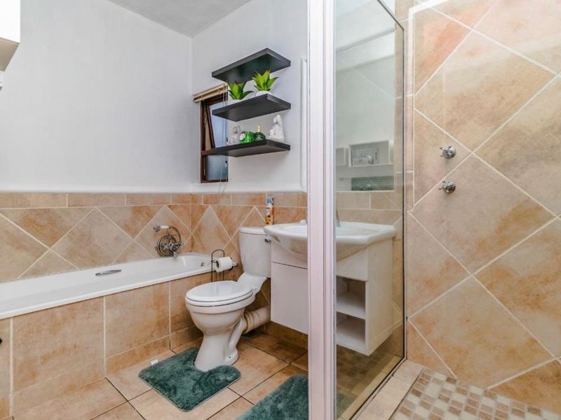 Apartment Rental Monthly In Sandton - Photo 8