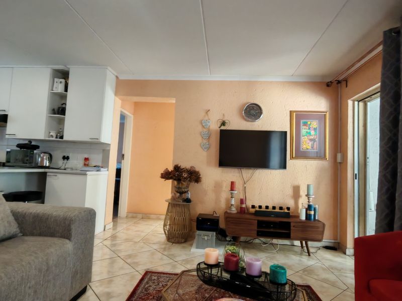 Apartment For Sale In Midrand - Photo 7