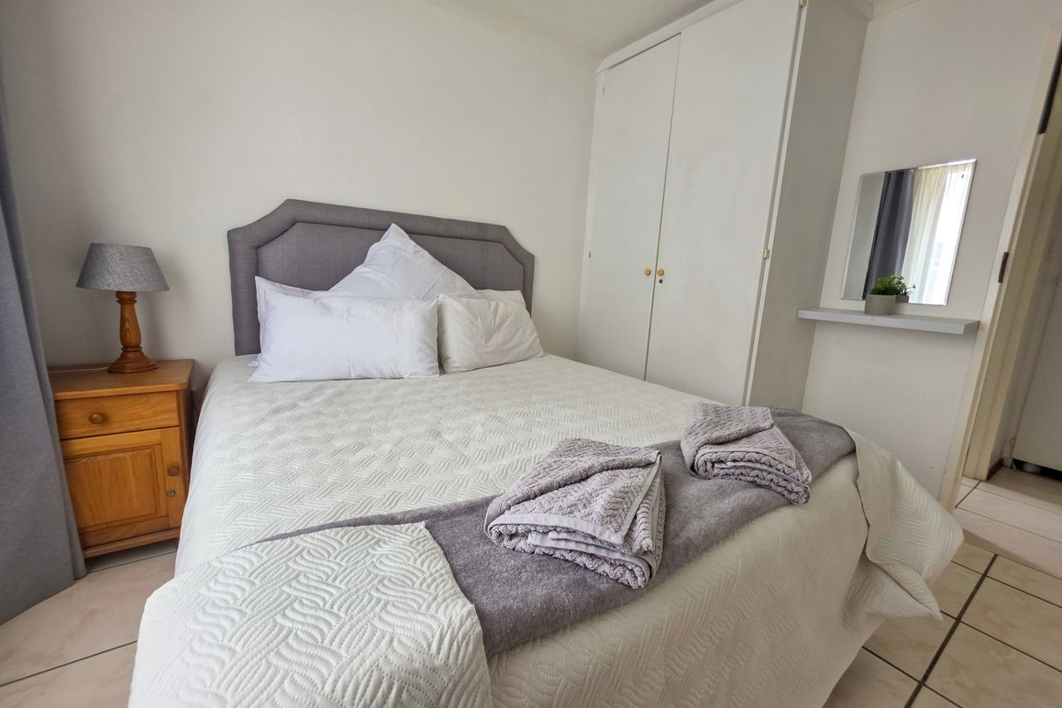 Apartment For Sale In Margate - Photo 4