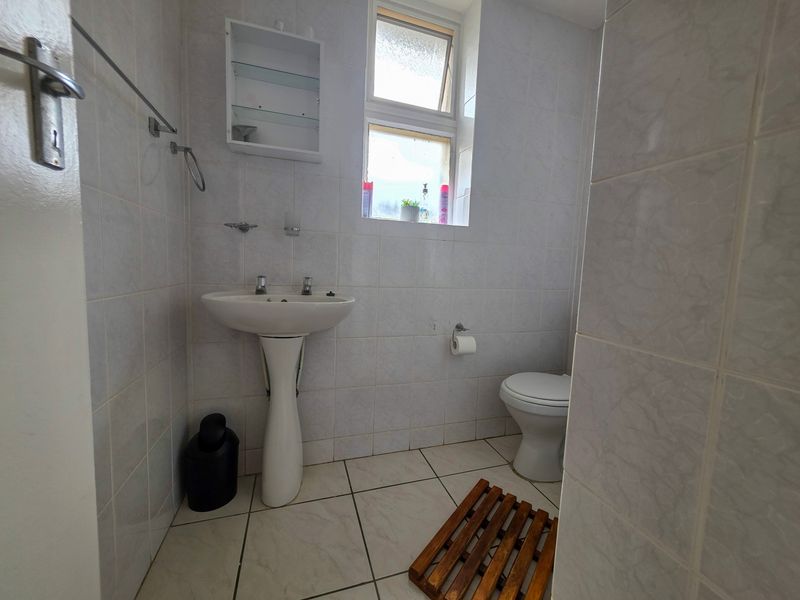Apartment For Sale In Margate - Photo 7
