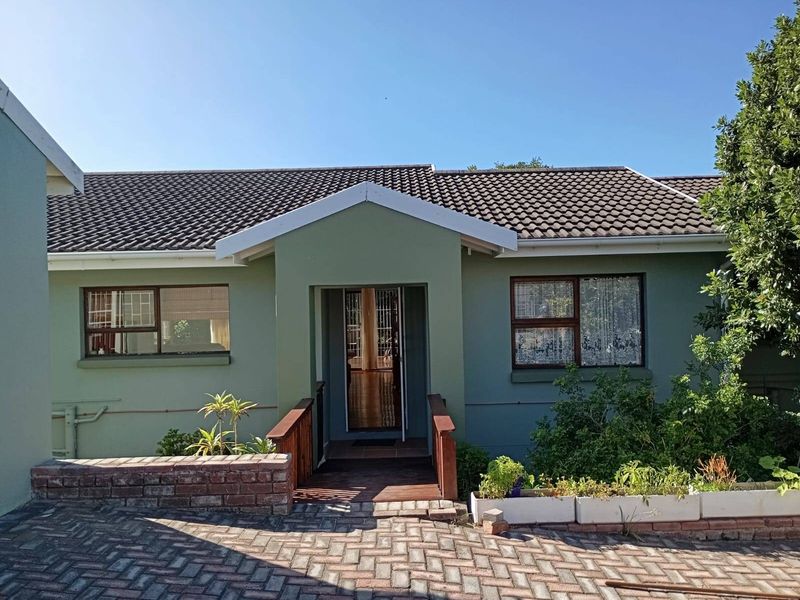 House For Sale In Port Elizabeth - Photo 2