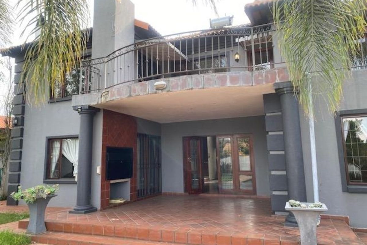 House For Sale In Centurion - Photo 2