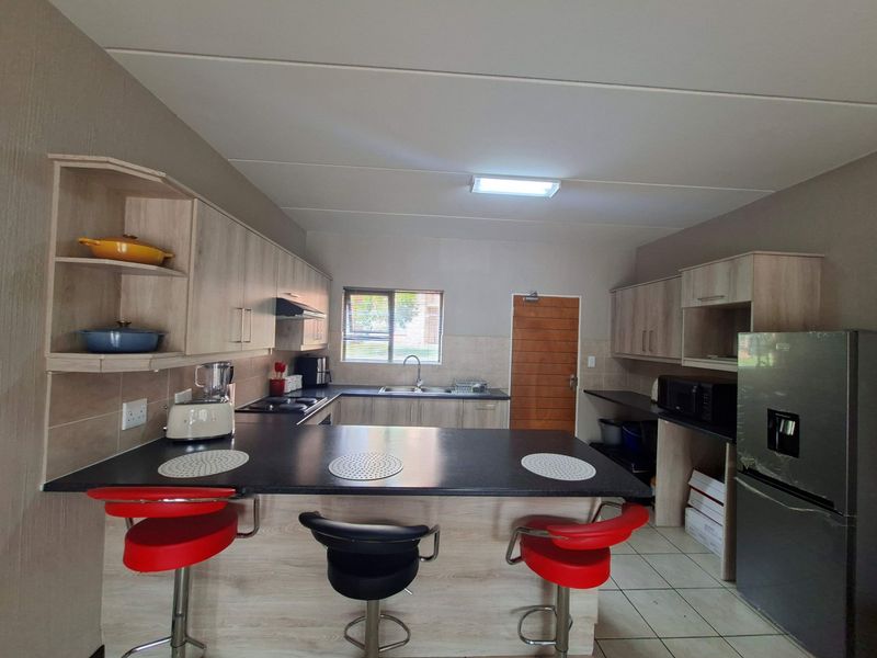 Apartment Rental Monthly In Roodepoort - Photo 10