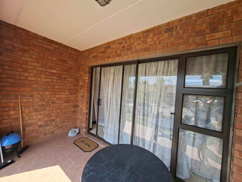 Apartment Rental Monthly In Roodepoort - Photo 5