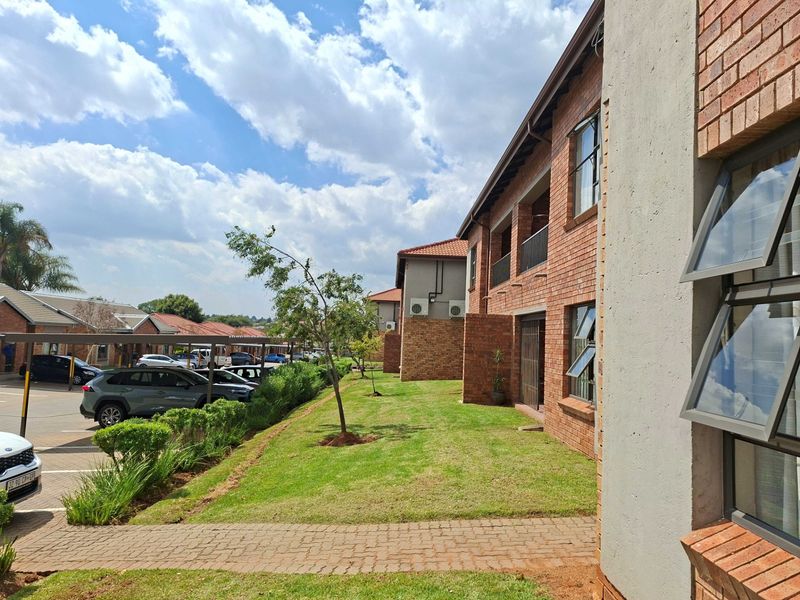Apartment Rental Monthly In Roodepoort - Photo 2