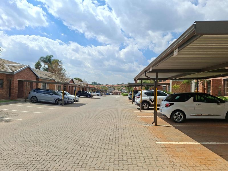 Apartment Rental Monthly In Roodepoort - Photo 3