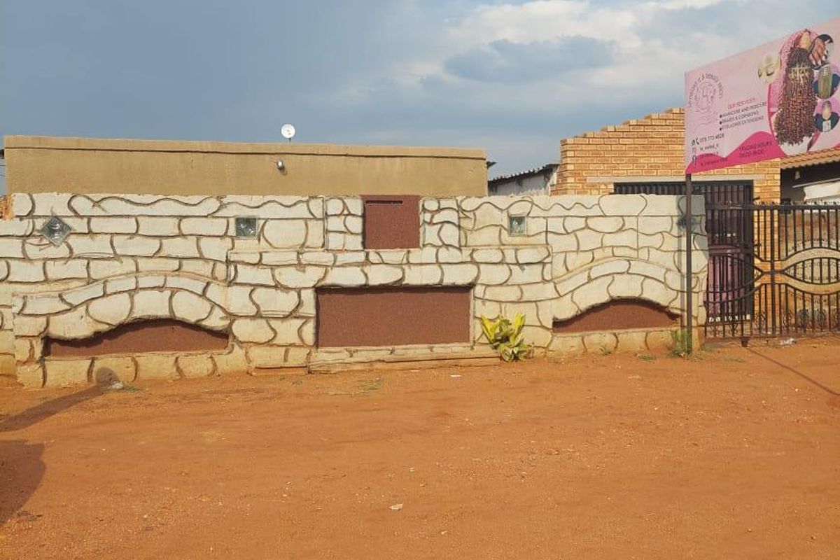 House For Sale In Katlehong - Photo 2