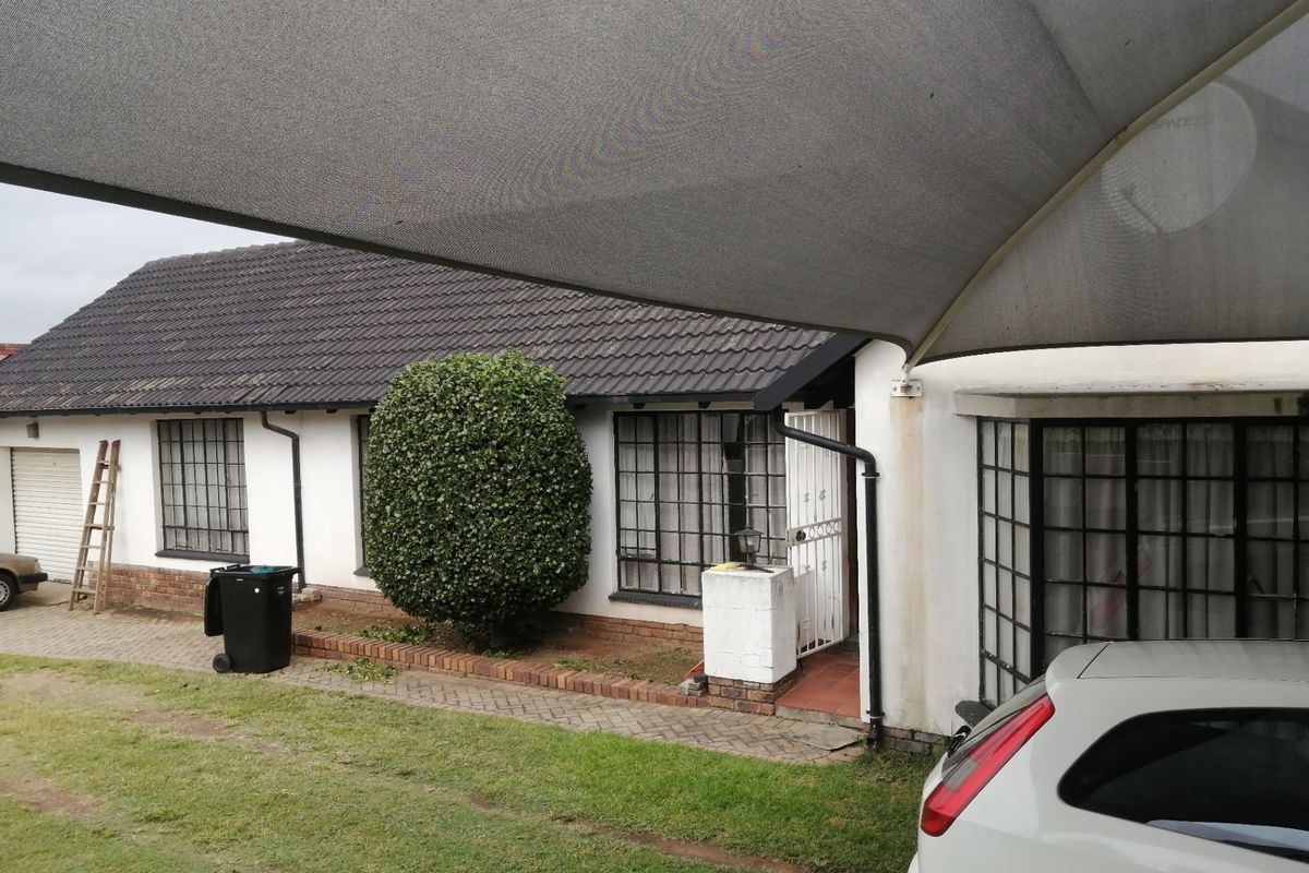 House For Sale In Johannesburg - Photo 3