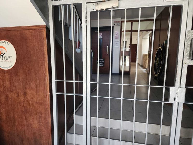 Apartment For Sale In Port Elizabeth - Photo 5