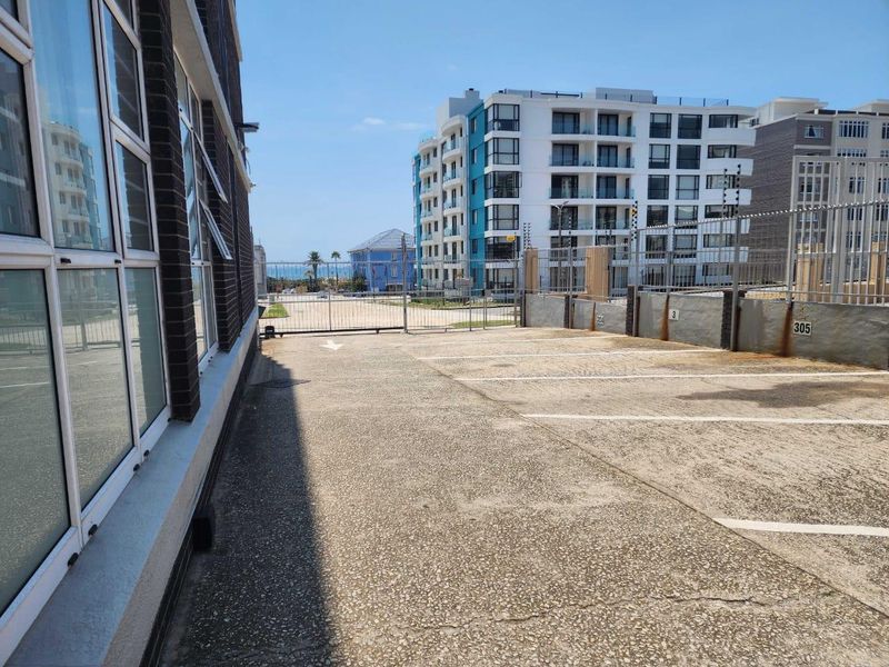 Apartment For Sale In Port Elizabeth - Photo 4