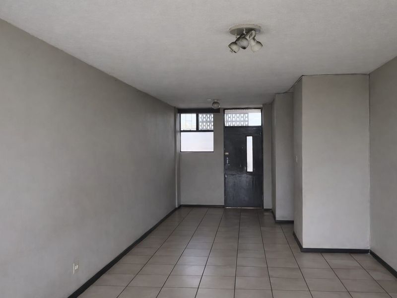 Apartment For Sale In Pretoria - Photo 3