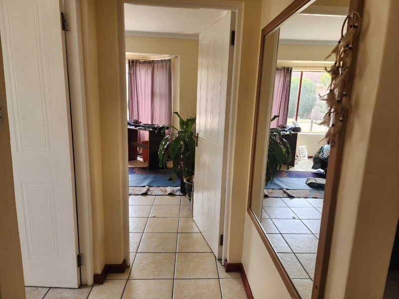 Townhouse For Sale In Port Elizabeth - Photo 9