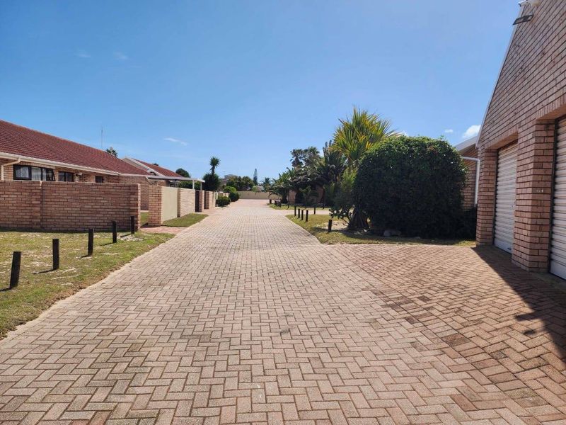 Townhouse For Sale In Port Elizabeth - Photo 6