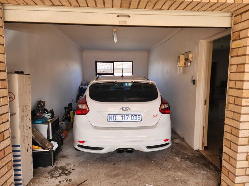 Townhouse For Sale In Port Elizabeth - Photo 3