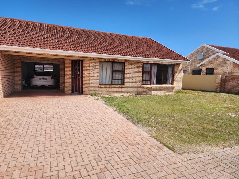 Townhouse For Sale In Port Elizabeth - Photo 1