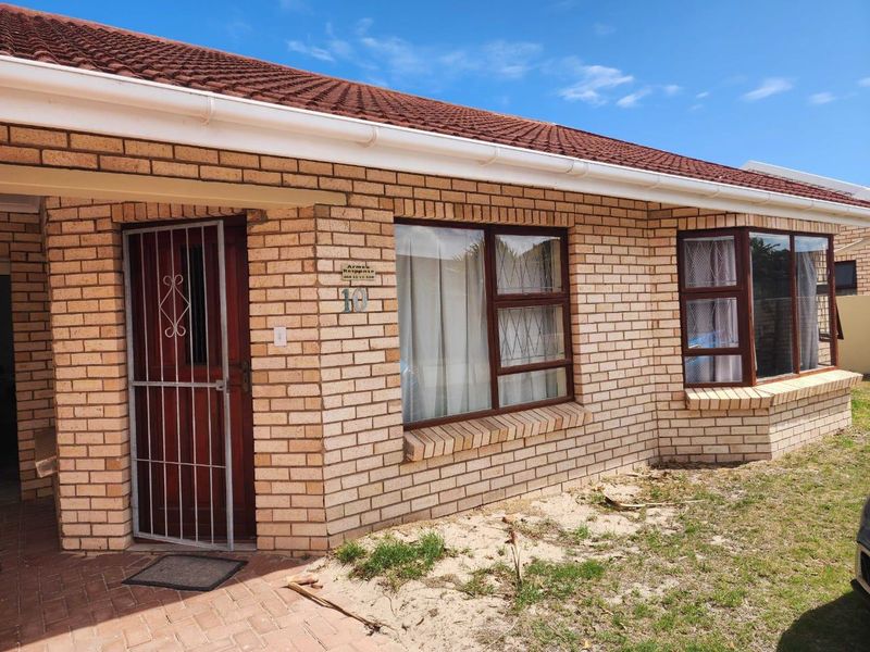 Townhouse For Sale In Port Elizabeth - Photo 2