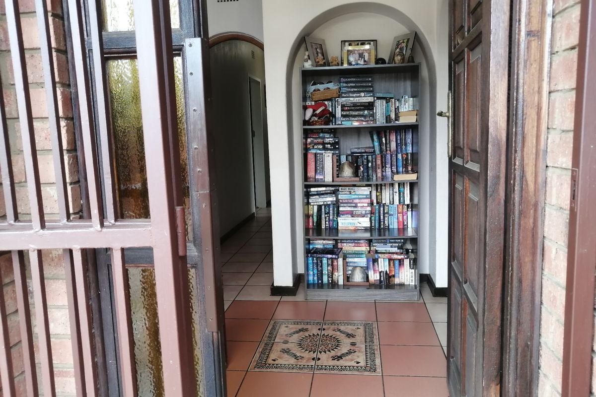 House For Sale In Johannesburg - Photo 4